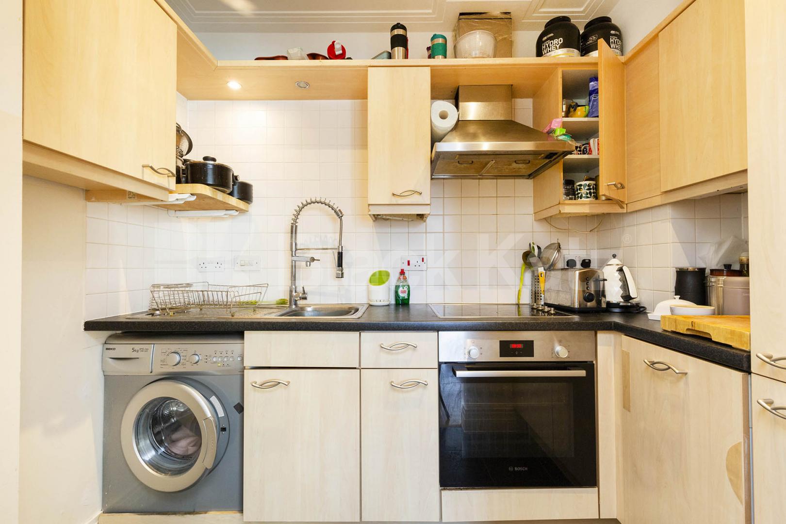 2 bed 2 bath in the heart of Highbury with concierge and rooftop gardens  Drayton Park, Highbury